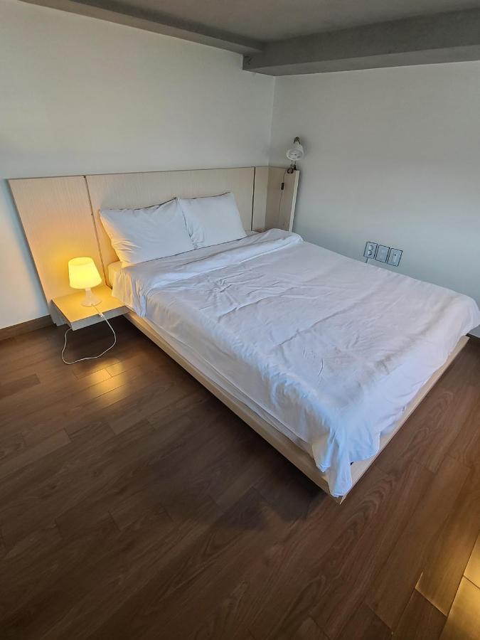 Jinwoo Prestige Hotel Geoje Bagian luar foto